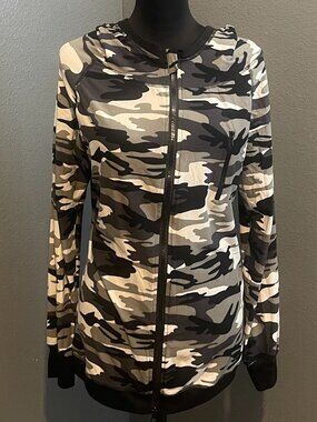 BLACK & WHITE CAMO HOODIE